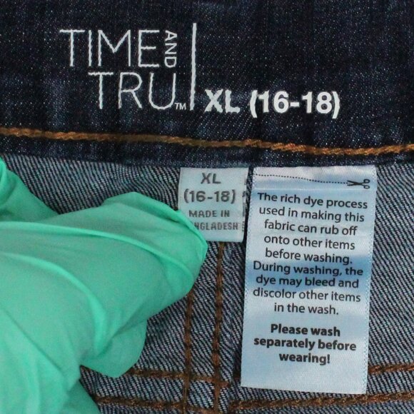 Time and Tru XL 16-18 Dark Wash Pull On Denim Blue Jean Capri Pants - Picture 3 of 8